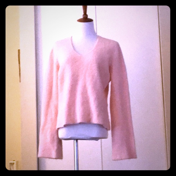 Pink sweater - Picture 1 of 2